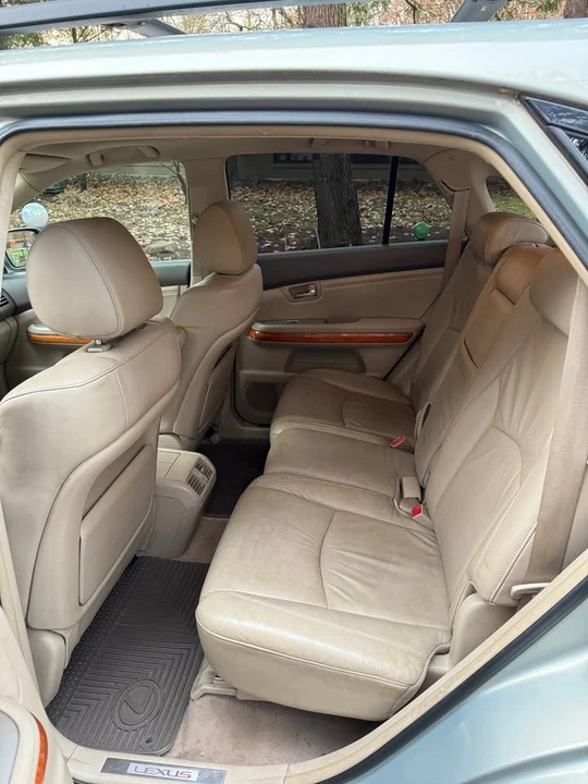 2004 Lexus RX 2nd Gen - Image 6 of 16