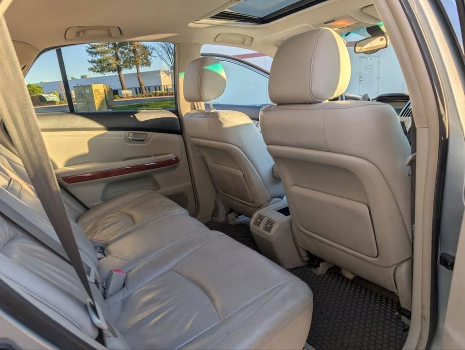 2004 Lexus RX 2nd Gen - Image 7 of 9