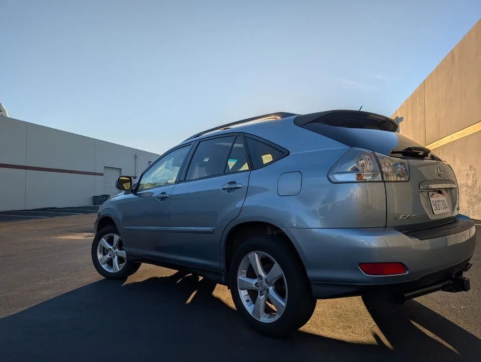 2004 Lexus RX 2nd Gen - Image 4 of 9