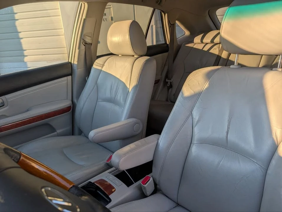 2004 Lexus RX 2nd Gen - Image 6 of 9