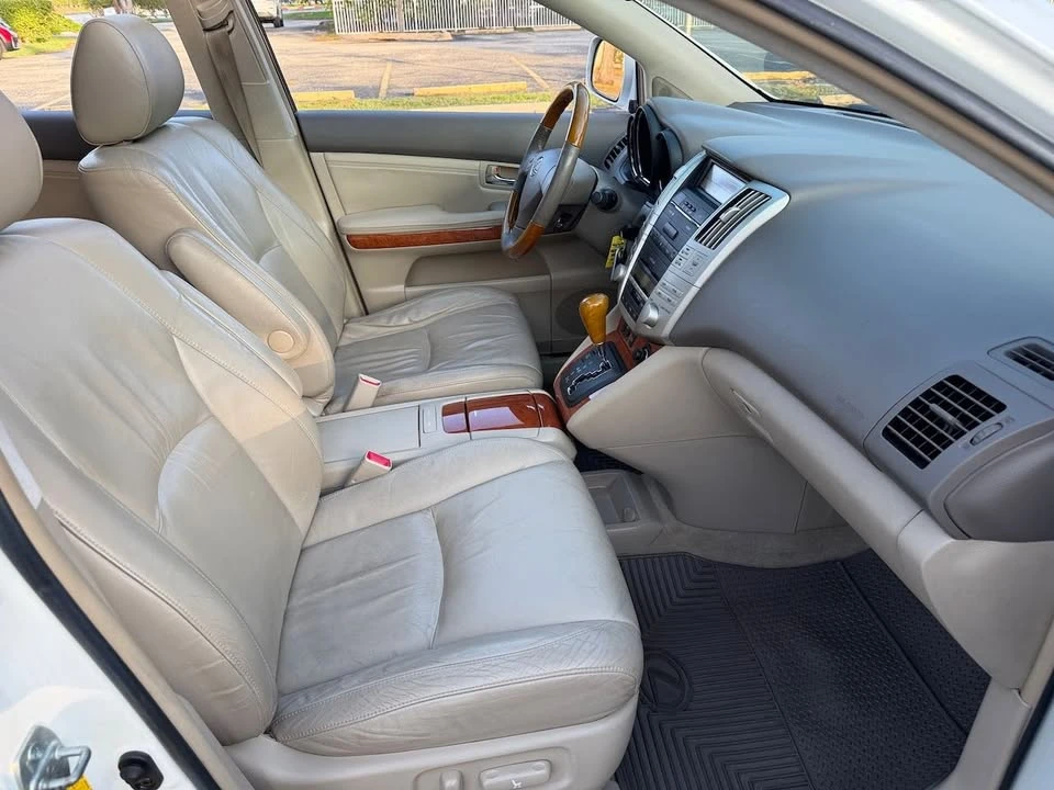 2004 Lexus RX 2nd Gen - Image 10 of 19