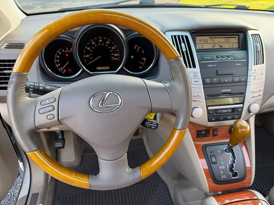 2004 Lexus RX 2nd Gen - Image 14 of 19