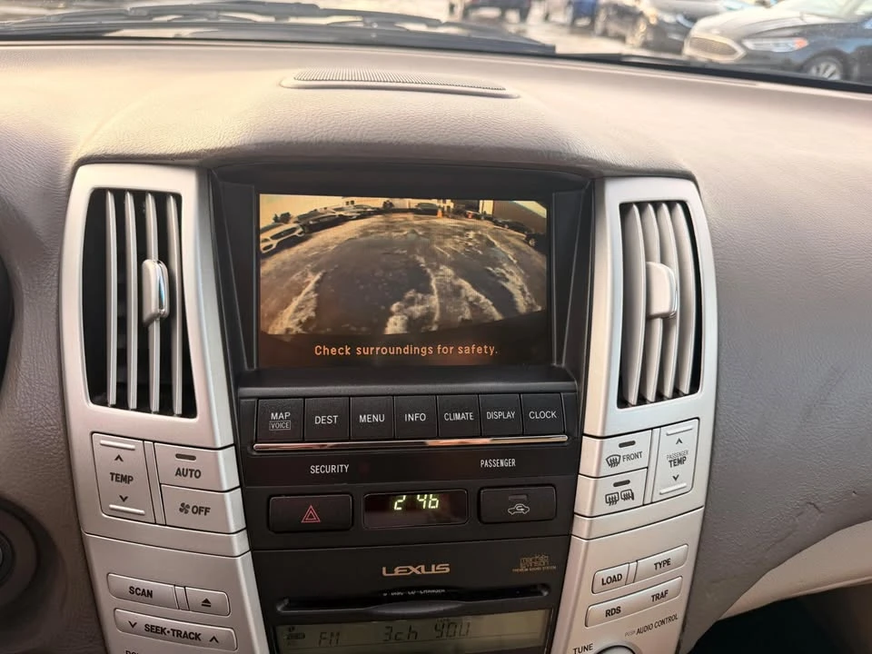 2004 Lexus RX 2nd Gen - Image 13 of 15