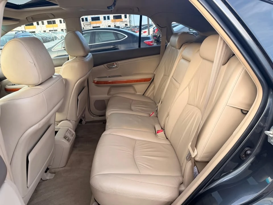 2004 Lexus RX 2nd Gen - Image 12 of 15