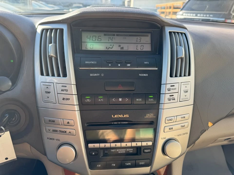 2004 Lexus RX 2nd Gen - Image 9 of 14