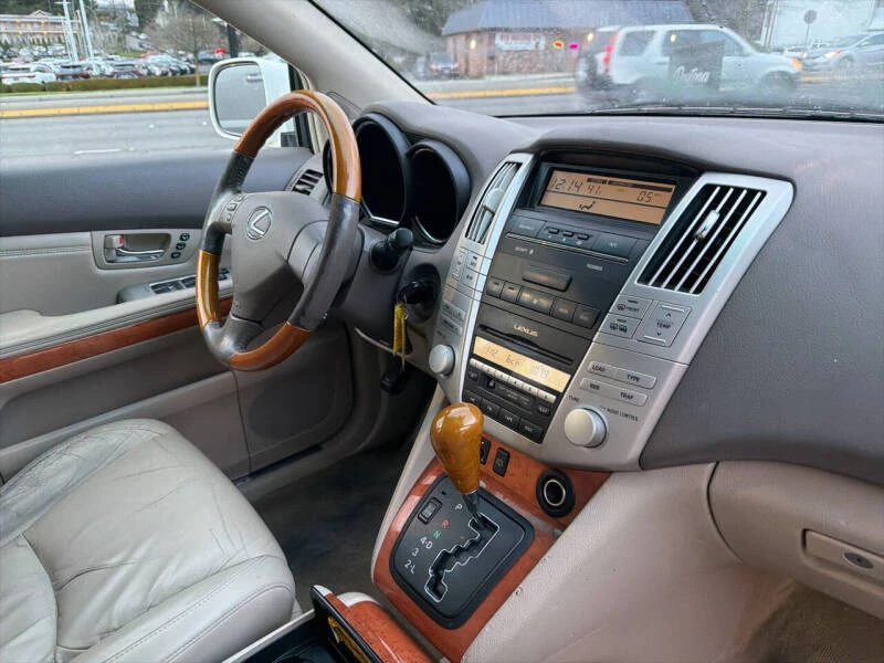 2004 Lexus RX 2nd Gen - Image 18 of 20