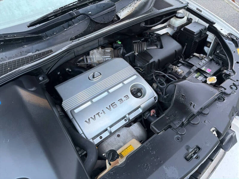 2004 Lexus RX 2nd Gen - Image 14 of 20