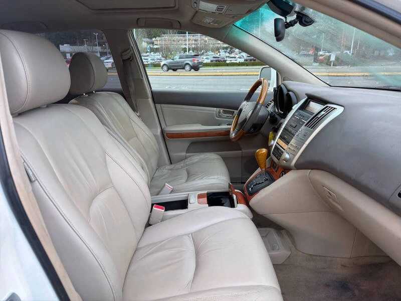 2004 Lexus RX 2nd Gen - Image 16 of 20