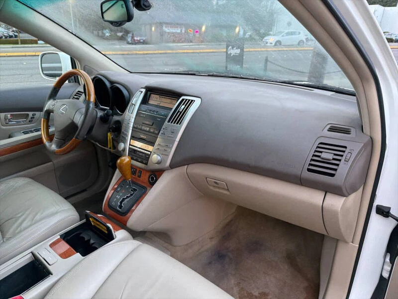 2004 Lexus RX 2nd Gen - Image 17 of 20