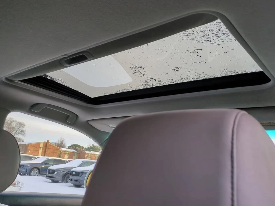 2004 Lexus RX 2nd Gen - Image 15 of 19