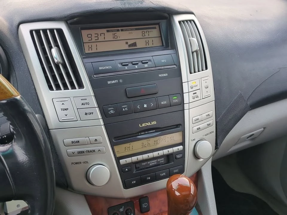 2004 Lexus RX 2nd Gen - Image 12 of 19