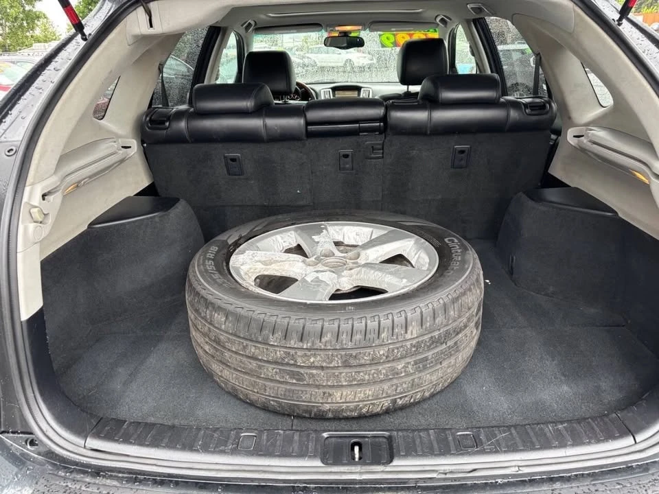 2004 Lexus RX 2nd Gen - Image 17 of 19