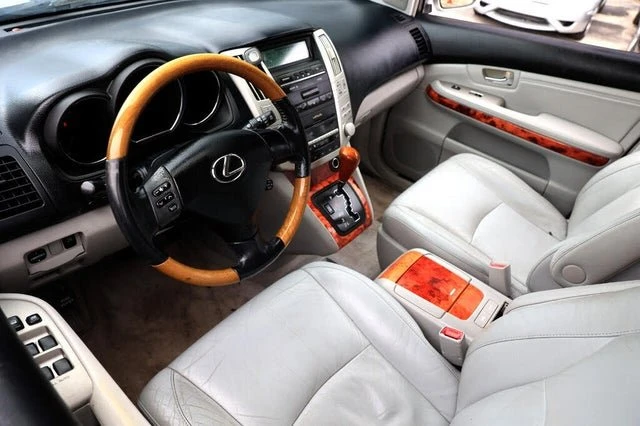 2004 Lexus RX 2nd Gen - Image 4 of 18