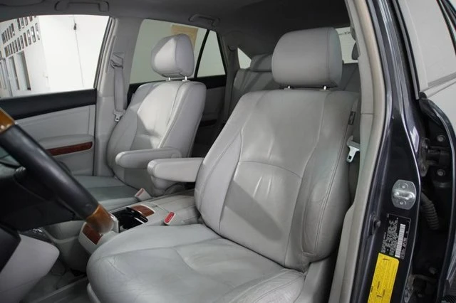 2004 Lexus RX 2nd Gen - Image 11 of 19