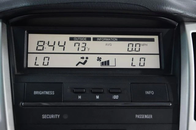 2004 Lexus RX 2nd Gen - Image 17 of 19