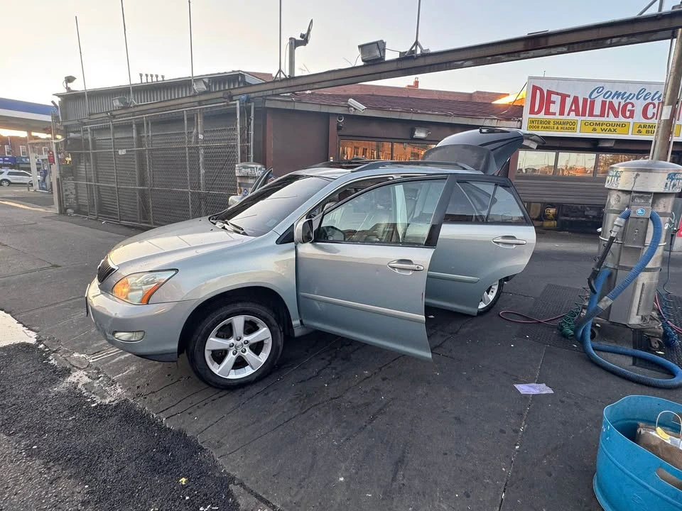 2004 Lexus RX 2nd Gen - Image 3 of 8