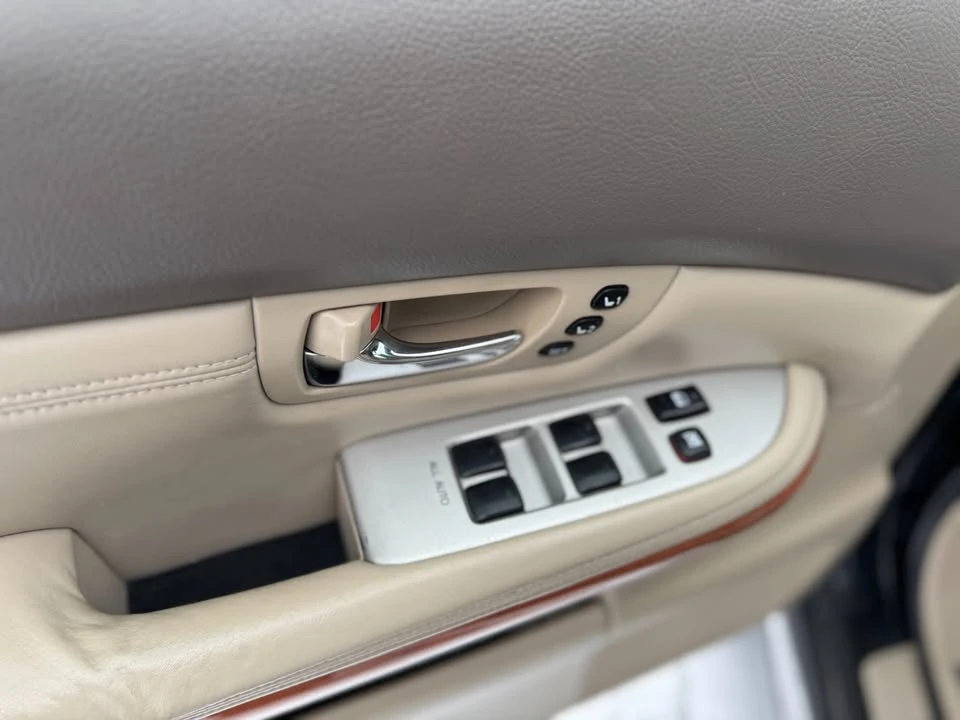 2004 Lexus RX 2nd Gen - Image 10 of 17