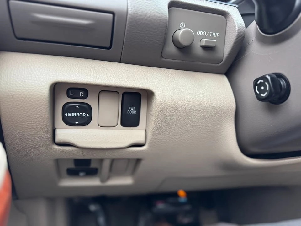 2004 Lexus RX 2nd Gen - Image 11 of 17