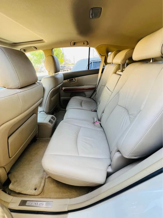 2004 Lexus RX 2nd Gen - Image 16 of 20