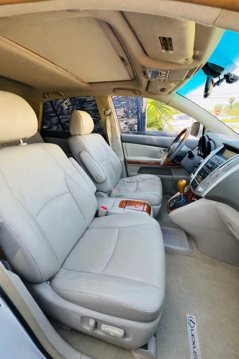 2004 Lexus RX 2nd Gen - Image 13 of 20