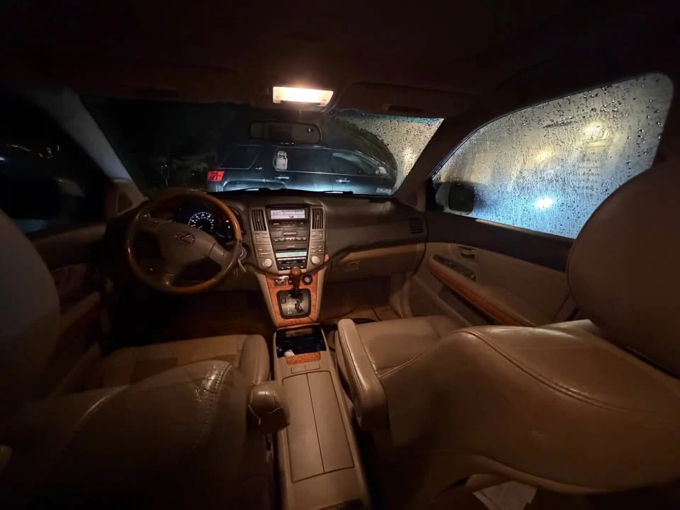 2004 Lexus RX 2nd Gen - Image 4 of 10