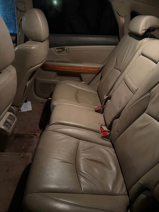 2004 Lexus RX 2nd Gen - Image 7 of 10