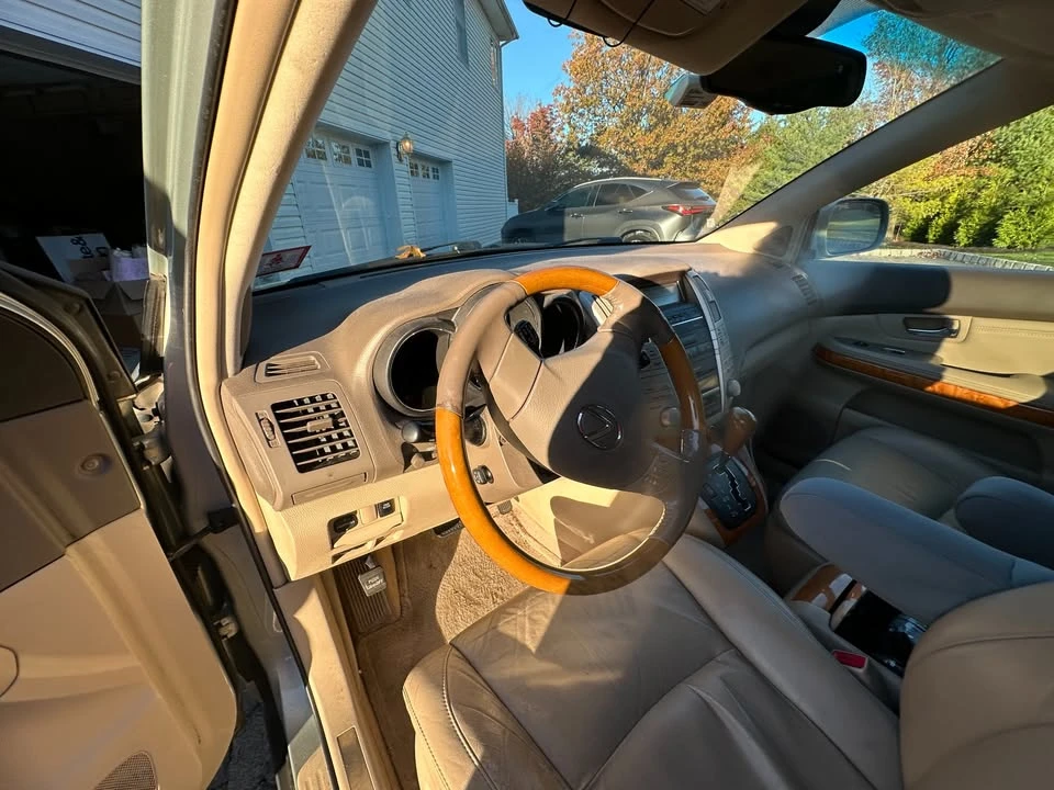 2004 Lexus RX 2nd Gen - Image 4 of 5