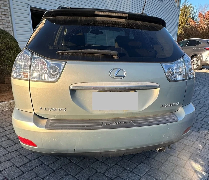 2004 Lexus RX 2nd Gen - Image 3 of 5