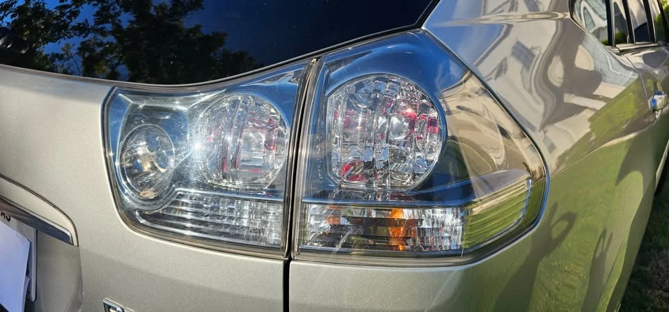 2004 Lexus RX 2nd Gen - Image 5 of 16