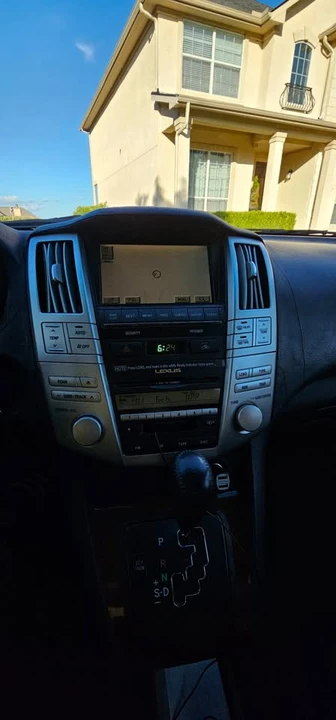 2004 Lexus RX 2nd Gen - Image 13 of 16