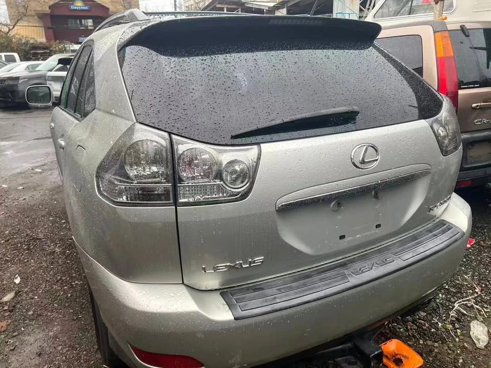 2004 Lexus RX 2nd Gen - Image 3 of 8