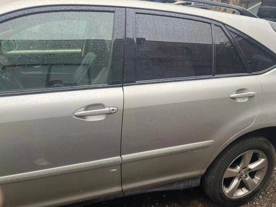 2004 Lexus RX 2nd Gen - Image 2 of 8