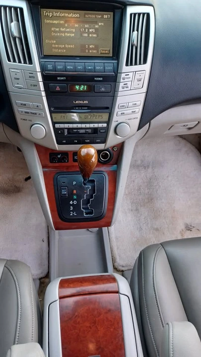 2004 Lexus RX 2nd Gen - Image 12 of 20