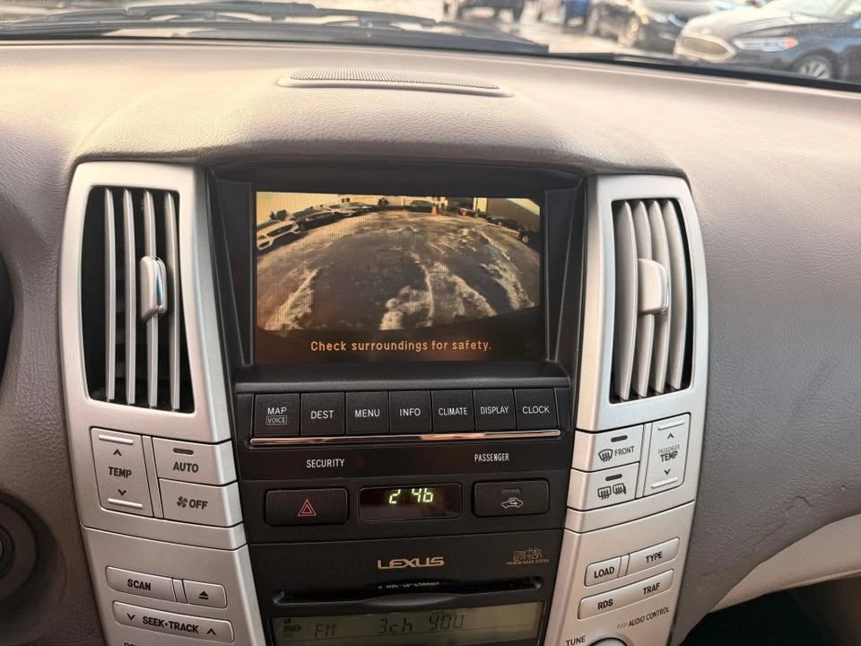 2004 Lexus RX 2nd Gen - Image 11 of 16