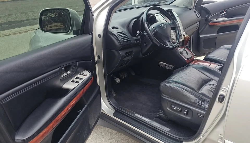 2004 Lexus RX 2nd Gen - Image 5 of 19