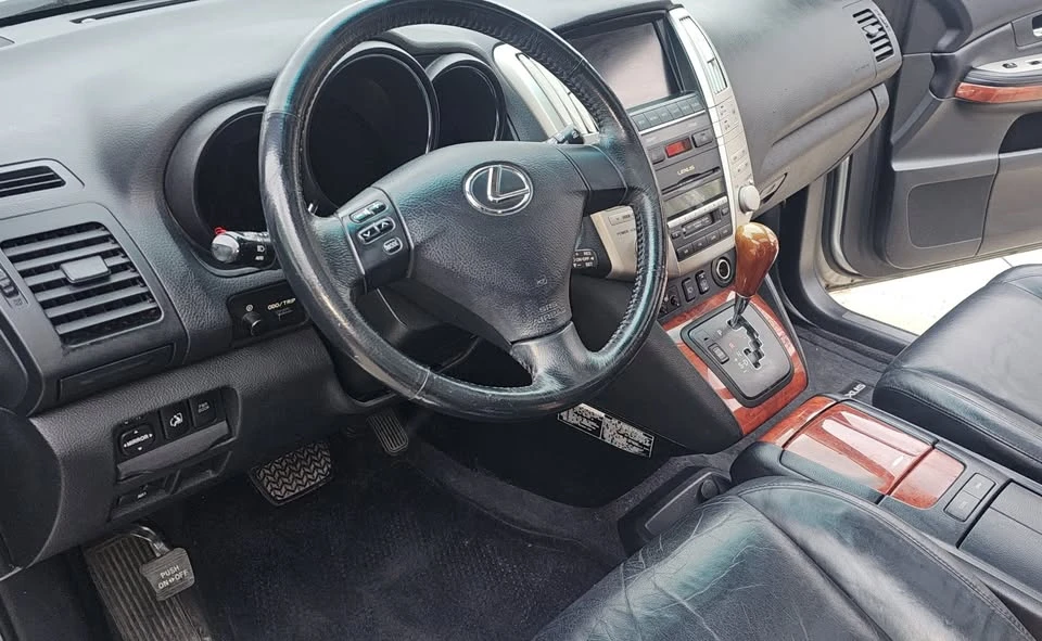 2004 Lexus RX 2nd Gen - Image 6 of 19