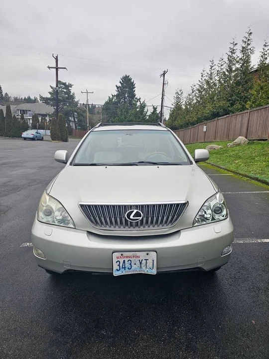 2004 Lexus RX 2nd Gen - Image 5 of 16
