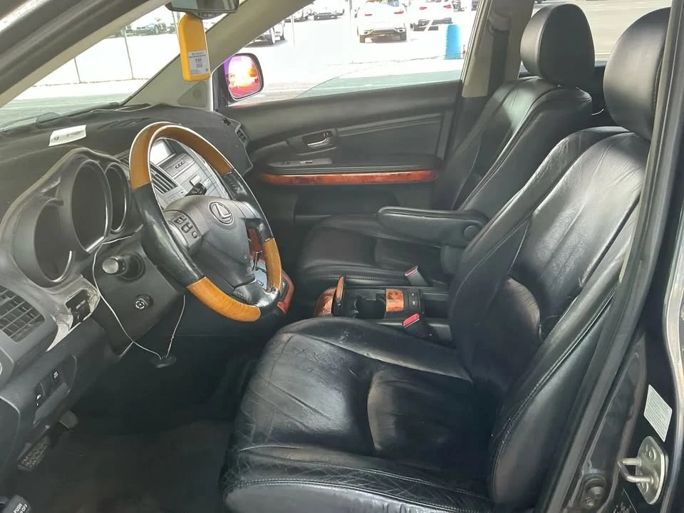2004 Lexus RX 2nd Gen - Image 6 of 8