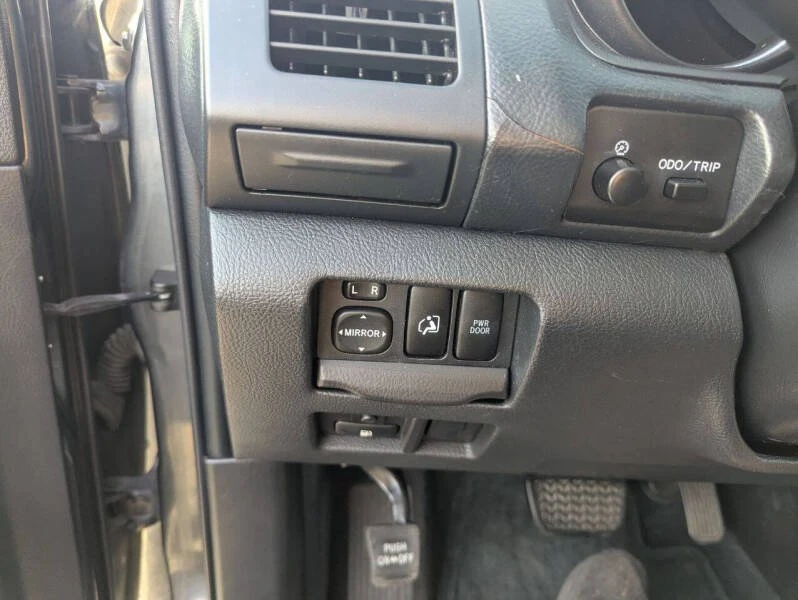 2004 Lexus RX 2nd Gen - Image 14 of 19