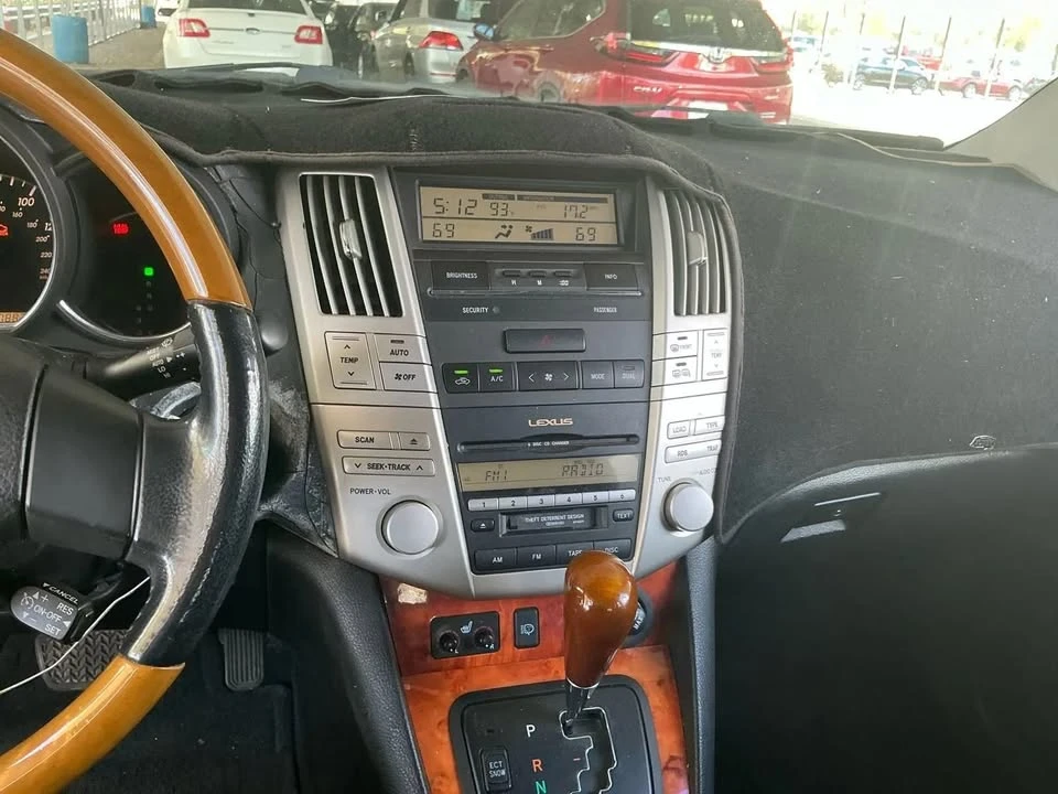 2004 Lexus RX 2nd Gen - Image 8 of 8