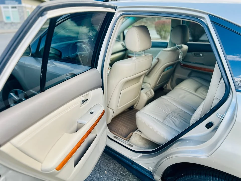 2004 Lexus RX 2nd Gen - Image 14 of 19
