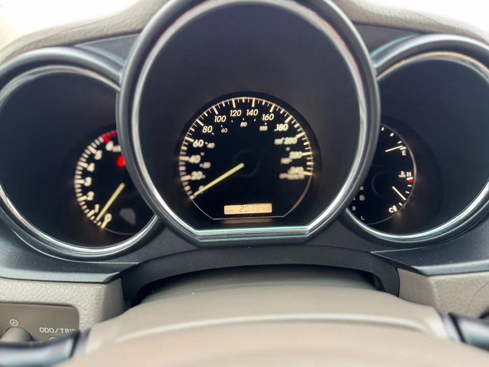 2004 Lexus RX 2nd Gen - Image 11 of 16