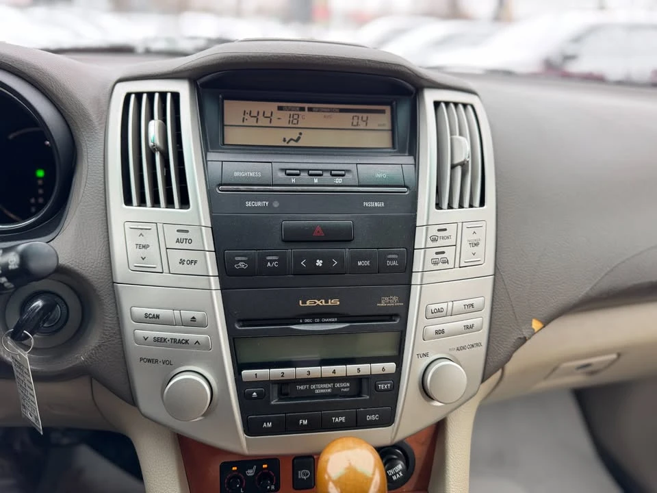 2004 Lexus RX 2nd Gen - Image 12 of 16