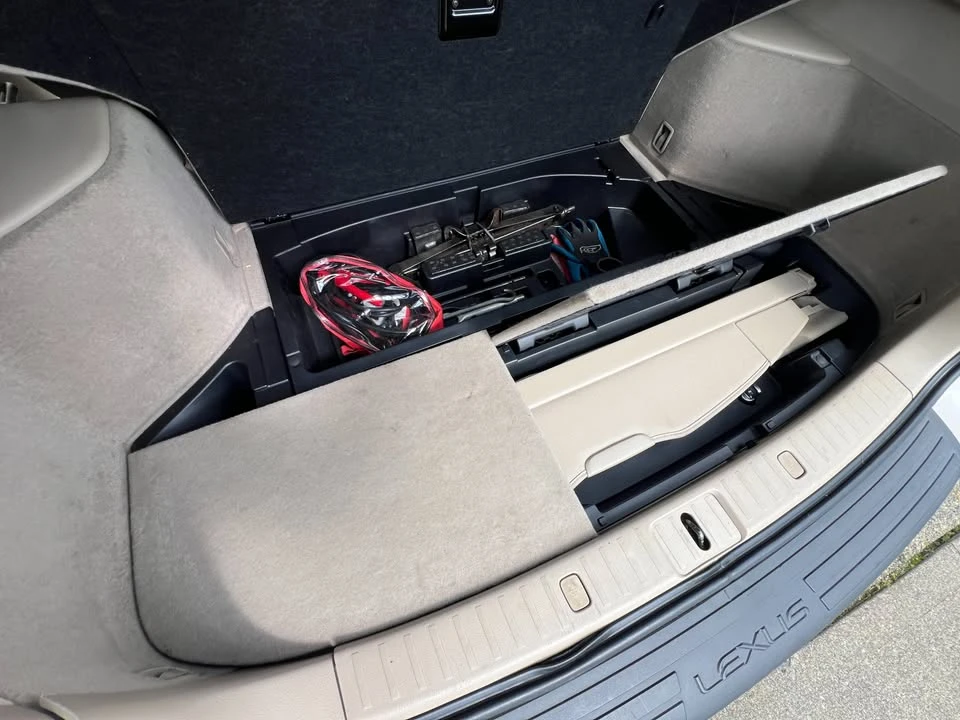 2004 Lexus RX 2nd Gen - Image 18 of 19
