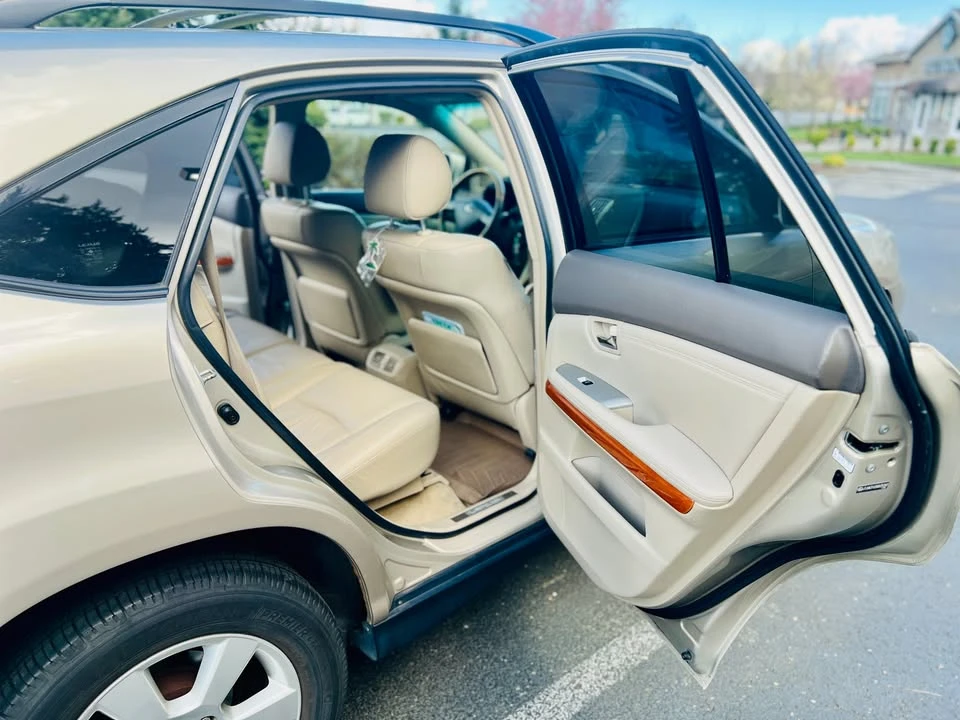 2004 Lexus RX 2nd Gen - Image 16 of 19