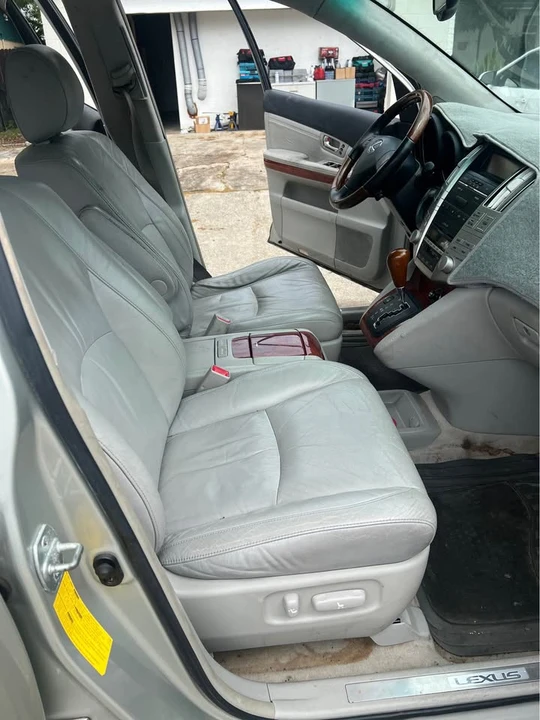 2004 Lexus RX 2nd Gen - Image 11 of 20