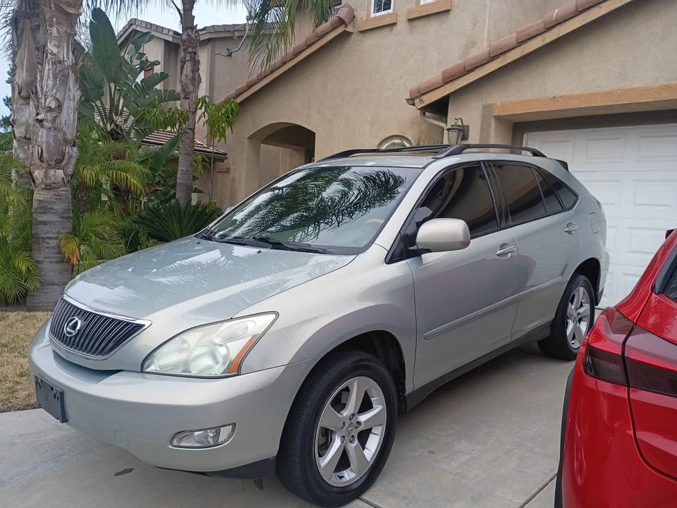 2004 Lexus RX 2nd Gen - Image 2 of 8