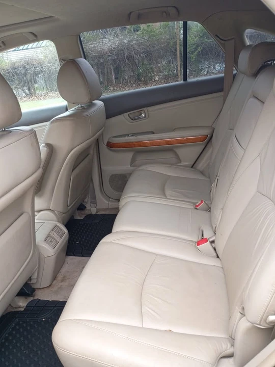 2004 Lexus RX 2nd Gen - Image 8 of 13