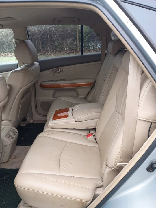 2004 Lexus RX 2nd Gen - Image 9 of 13