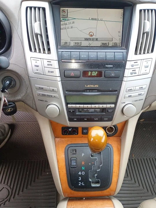 2004 Lexus RX 2nd Gen - Image 12 of 13